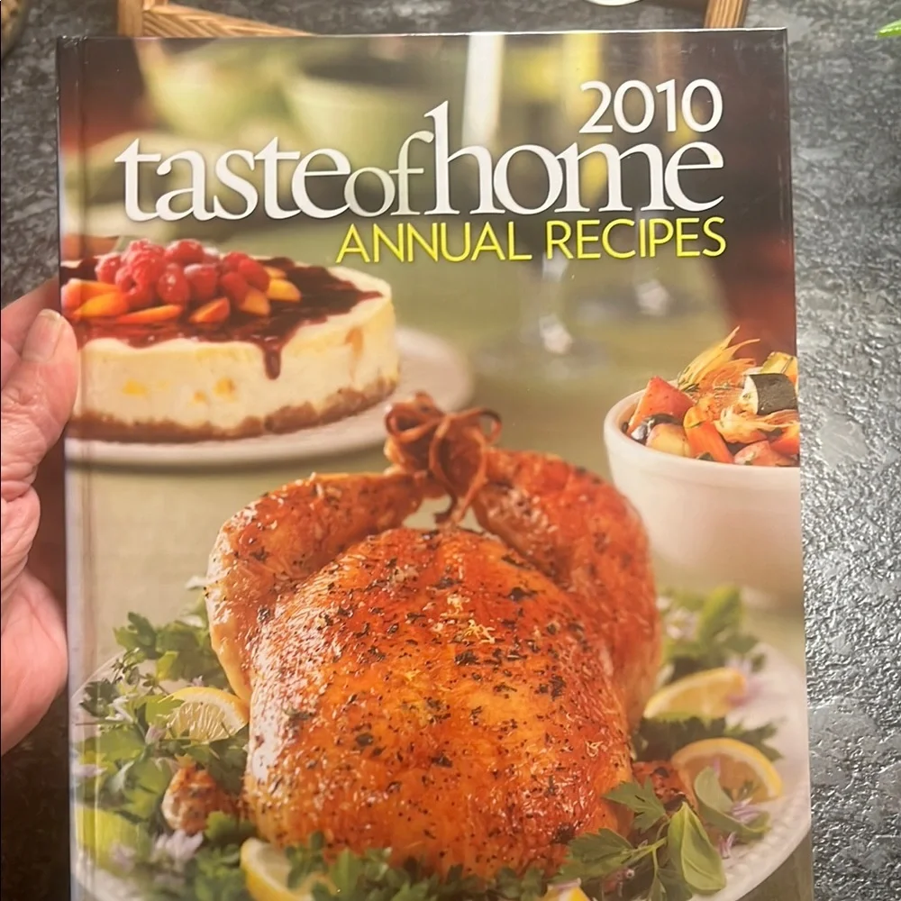 Taste Of Home 2010 Annual Recipies Kitchen Cookbook
